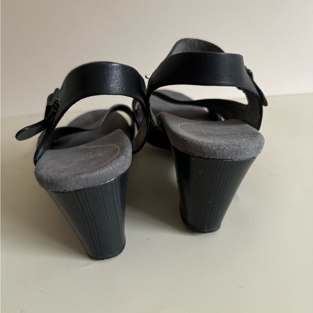 Dansko Tasha Black Full Grain Leather Buckle Ankle Strap Heels Women Sz 10.5/11 - Picture 3 of 7